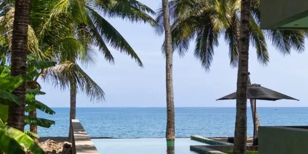Luxury pool villa in Lombok with ocean views and private infinity pool