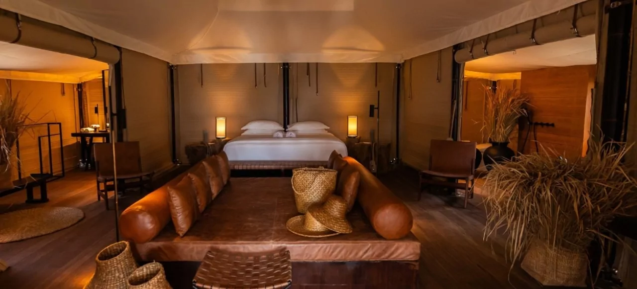 glamping in indonesia and luxury beach tent at the Gili Islands